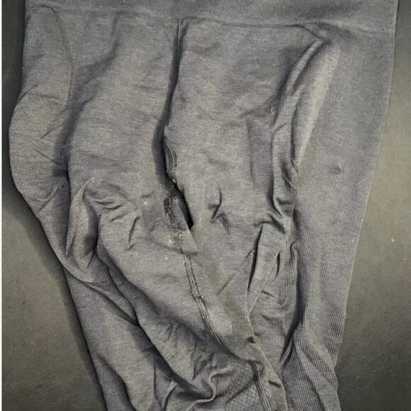Lululemon Seamlessly Street‎ Crop Leggings Charcoal Workout Running Women Size 8 - Picture 3 of 4